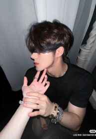 Xuyên Thành Omega Rồi Tôi Lại Mang Thai